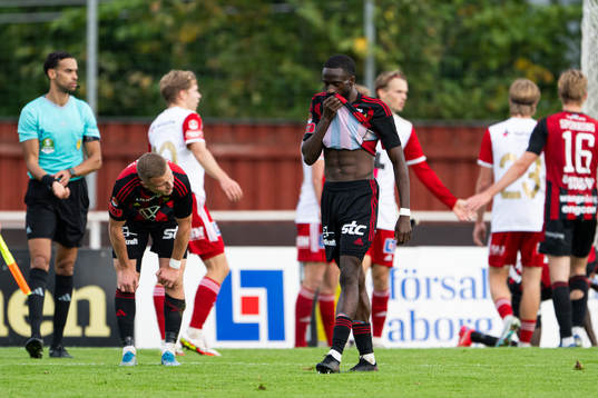 Östersunds Mykola Musolitin och Mansour Sinyan deppar