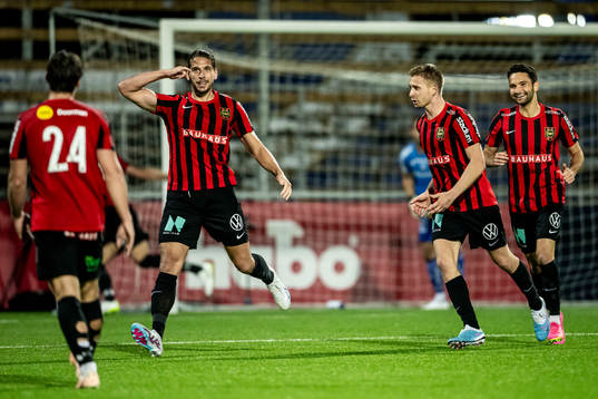 Brommapojkarnas Nikola Vasic jublar