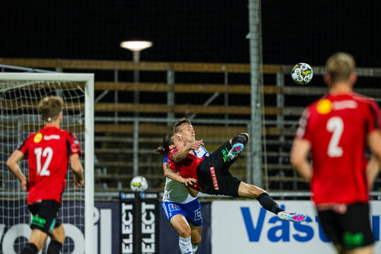 Brommapojkarnas Nikola Vasic gör 2-2