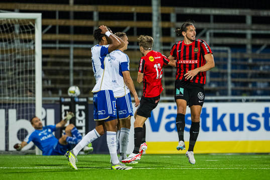 Brommapojkarnas Nikola Vasic jublar
