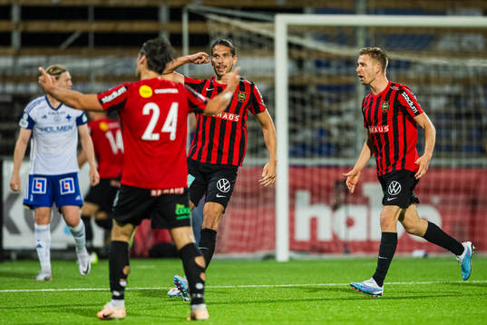 Brommapojkarnas Nikola Vasic jublar