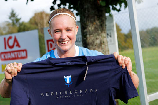 Malmö FFs Melina Skarström jublar