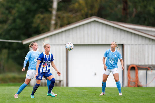 Malmö FFs Petronella Winblad och Örbys Josefin Johansson