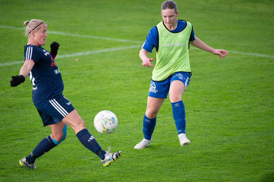 FC Hessleholms Linda Arvidsson i matchen i division 3