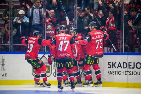 Malmö Redhawks Johan Olofsson jublar