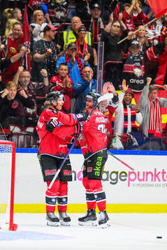 Malmö Redhawks Kim Rosdahl och William Von Barnekow jublar