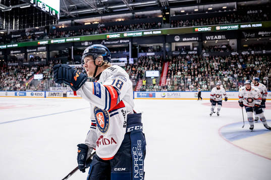 Växjös Marcus Sylvegård jublar