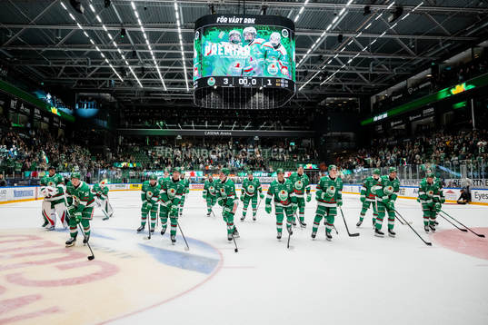 Rögles spelare jublar