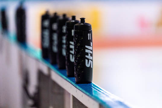 Flaskor med SHL logga