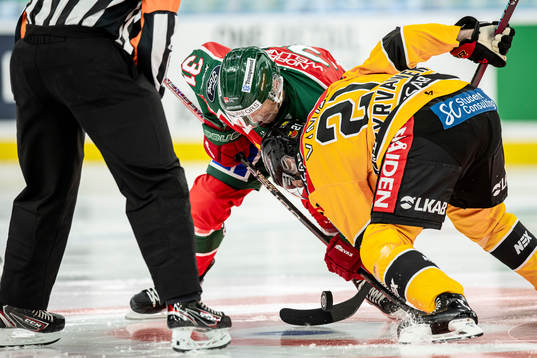 Frölundas Nicklas Lasu och Luleås Juhani Tyrväinen