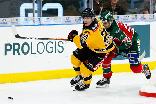 Luleås Erik Gustafsson och Frölundas Linus Nässen