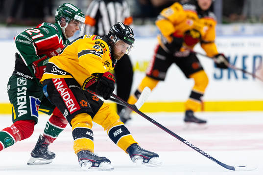 Luleås Linus Omark och Frölundas Jere Innala