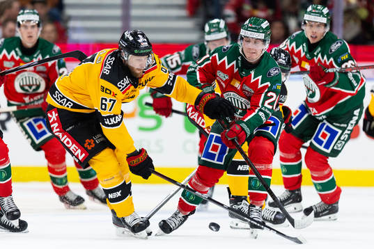 Luleås Linus Omark och Frölundas Jere Innala