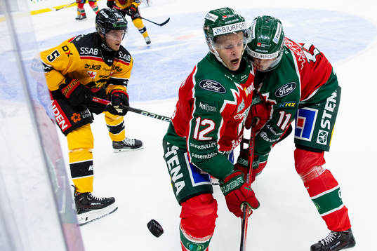 Luleås Marcus Hardegård mot Frölundas Max Friberg och