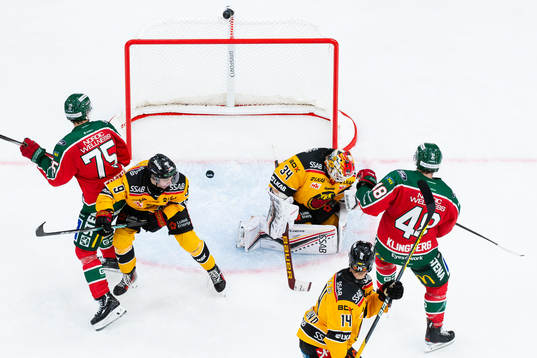 Frölundas Carl Klingberg styr in 2-1 i mål bakom Luleås