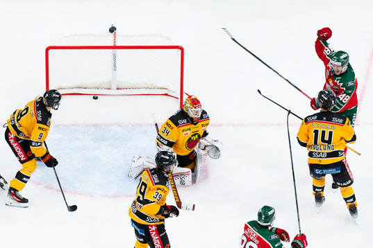 Frölundas Carl Klingberg jublar