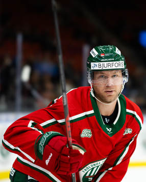 Frölundas Christian Folin innan ishockeymatchen i SHL