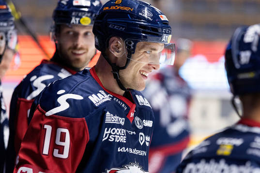 Linköpings Patrick Russell på uppvärmningen
