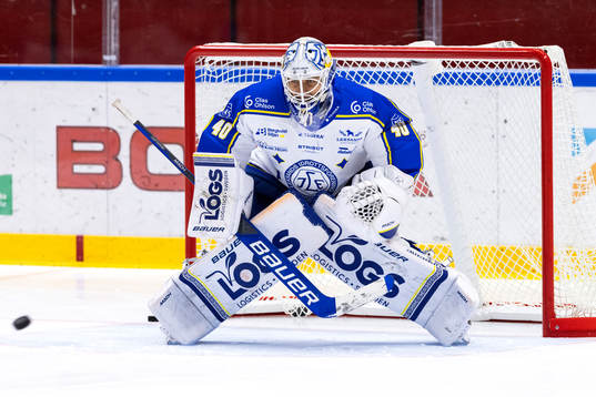 Leksands målvakt Mantas Armalis på uppvärmningen