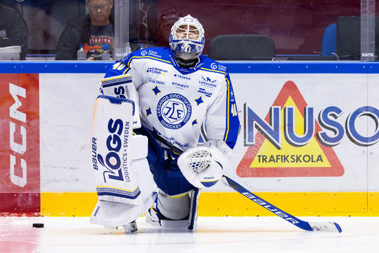 Leksands målvakt Mantas Armalis på uppvärmningen