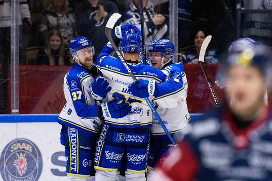 Leksands Anton Lindholm och lagkamrater jublar