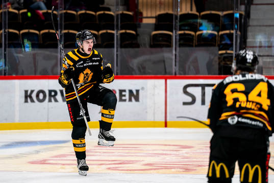 Skellefteås Axel Sandin-Pellikka jublar