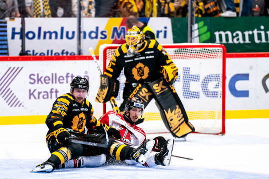 Skellefteås Oskar Nilsson och Örebros Hannes Björninen
