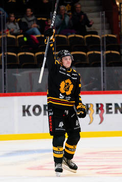 Skellefteås Axel Sandin-Pellikka gör 1-2 och jublar