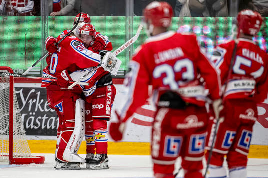 Timrås spelare jublar