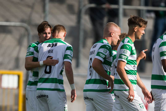 Västerås SKs Max Larsson jublar