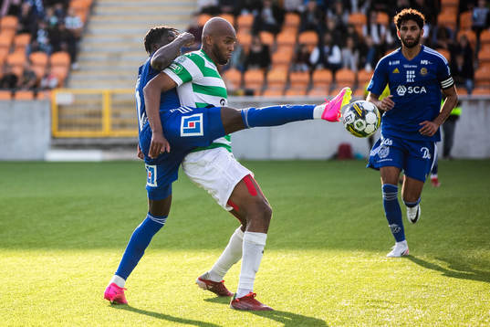 GIF Sundsvalls Kojo Peprah Oppong och Västerås SKs Jabir