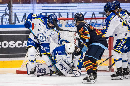 Leksands Aino Karppinen och Emma Polusny