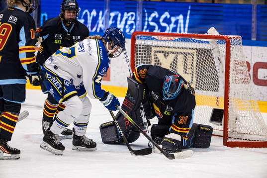 Leksands Shay Maloney och Djurgårdens målvakt Ida Boman