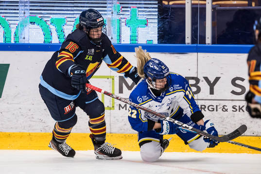 Djurgårdens Madeline Posick och Leksands Agata Sarnovska