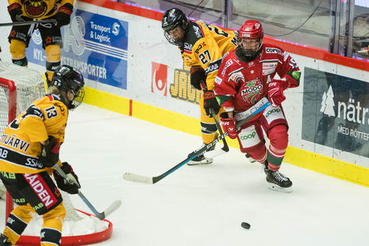 Modos Linnea Andersson och Luleås Jaycee Magwood