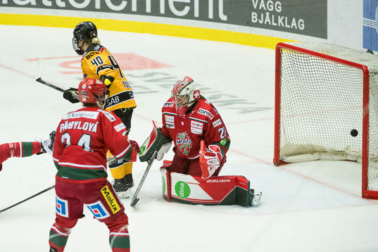 Modos målvakt Andrea Brändli släpper in 0-2