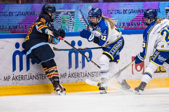 Djurgårdens Madeline Posick och Leksands Agata Sarnovska