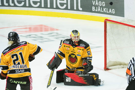 Luleås målvakt Sara Grahn och Astrid Lindeberg