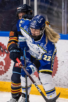 Leksands Agata Sarnovska och Djurgårdens Madeline Posick