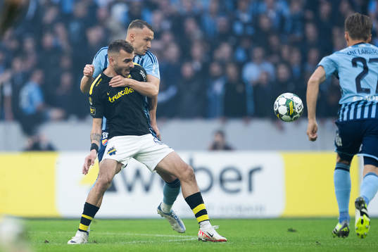 Djurgårdens Piotr Johansson och AIKs Ioannis Pittas