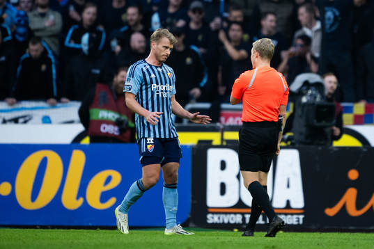 Djurgårdens Rami Kaib och Domare Fredrik Klitte