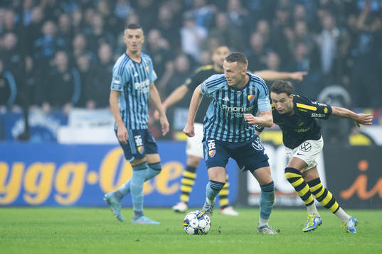 Djurgårdens Piotr Johansson och AIKs Bersant Celina