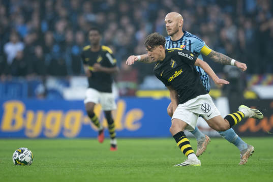 AIKs Taha Ayari och Djurgårdens Magnus Eriksson