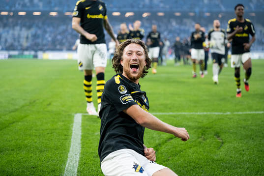 AIKs Axel Björnström jublar