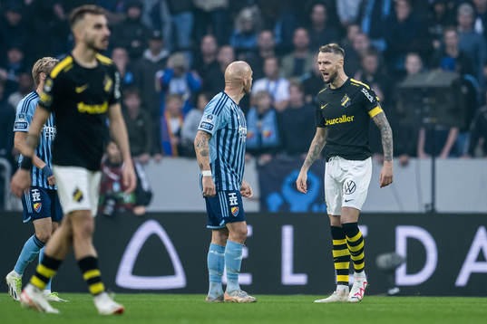 Djurgårdens Magnus Eriksson och AIKs Alexander Milosevic