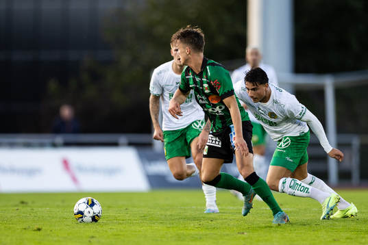 Varbergs Victor Karlsson och Hammarbys Jusef Erabi