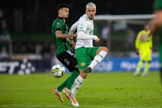 Varbergs Dion Krasniqi och Hammarbys Edvin Kurtulus