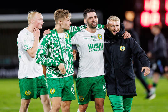 Hammarbys spelare jublar