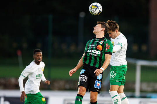 Varbergs Mads Borchers och Hammarbys Marc Llinares Barragan