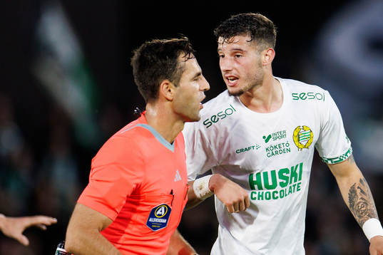 Hammarbys Viktor Djukanovic och Domare Granit Maqedonci